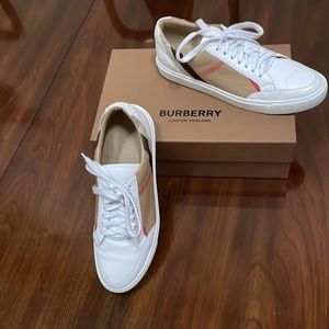 Authentic Burberry Sneaker Women Size 10 (40)